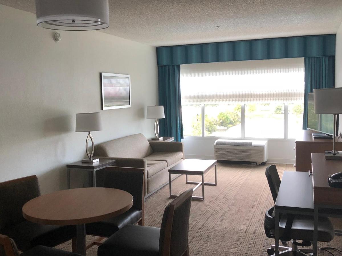 Two-Bedroom Suite with Jacuzzi at Holiday Inn St. Augustine - World Golf by IHG