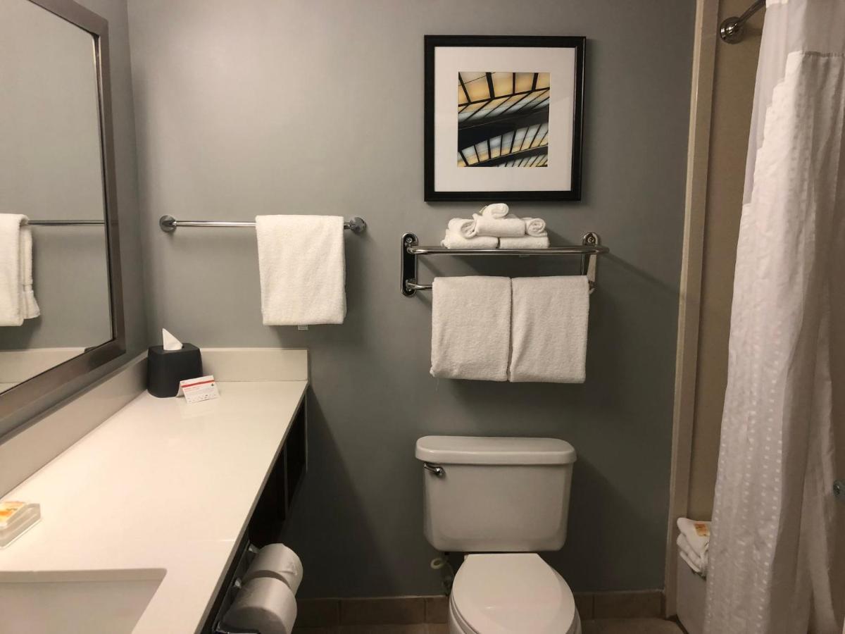 Standard Queen Room with Sofa Bed at Holiday Inn St. Augustine - World Golf by IHG