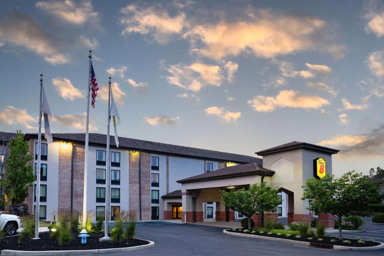 | Super 8 by Wyndham Mount Laurel