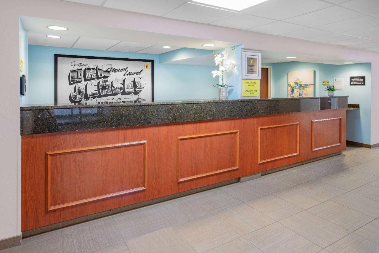 | Super 8 by Wyndham Mount Laurel