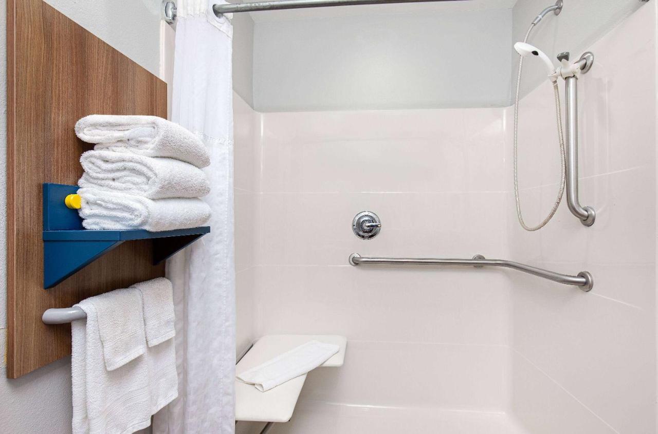 Queen Room - Disability Access/Non-Smoking at Microtel Inn and Suites by Wyndham Columbus North