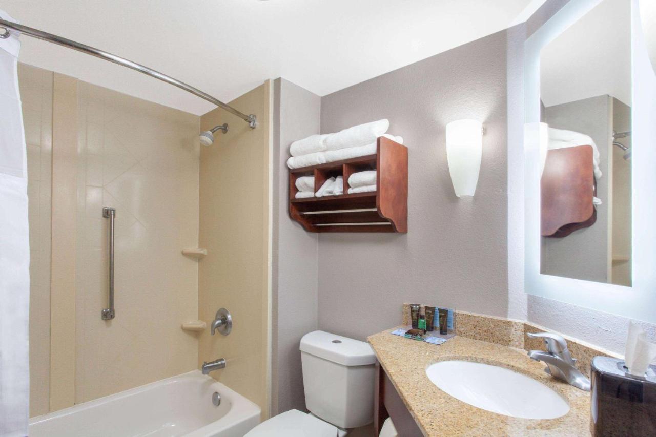  | Wingate by Wyndham Charleston Coliseum