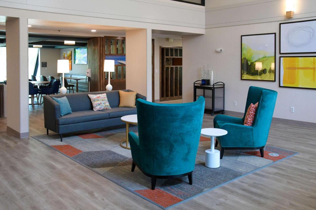 | Germantown Inn and Suites