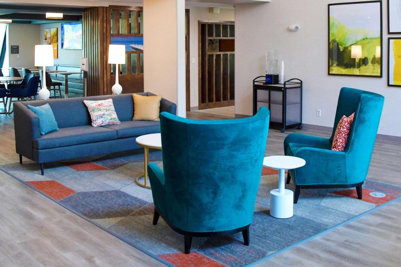 | Germantown Inn and Suites