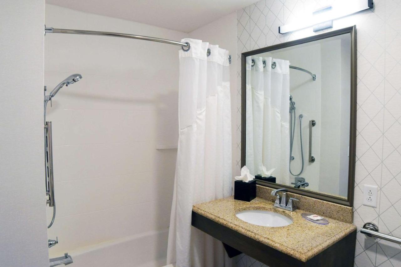 | Germantown Inn and Suites