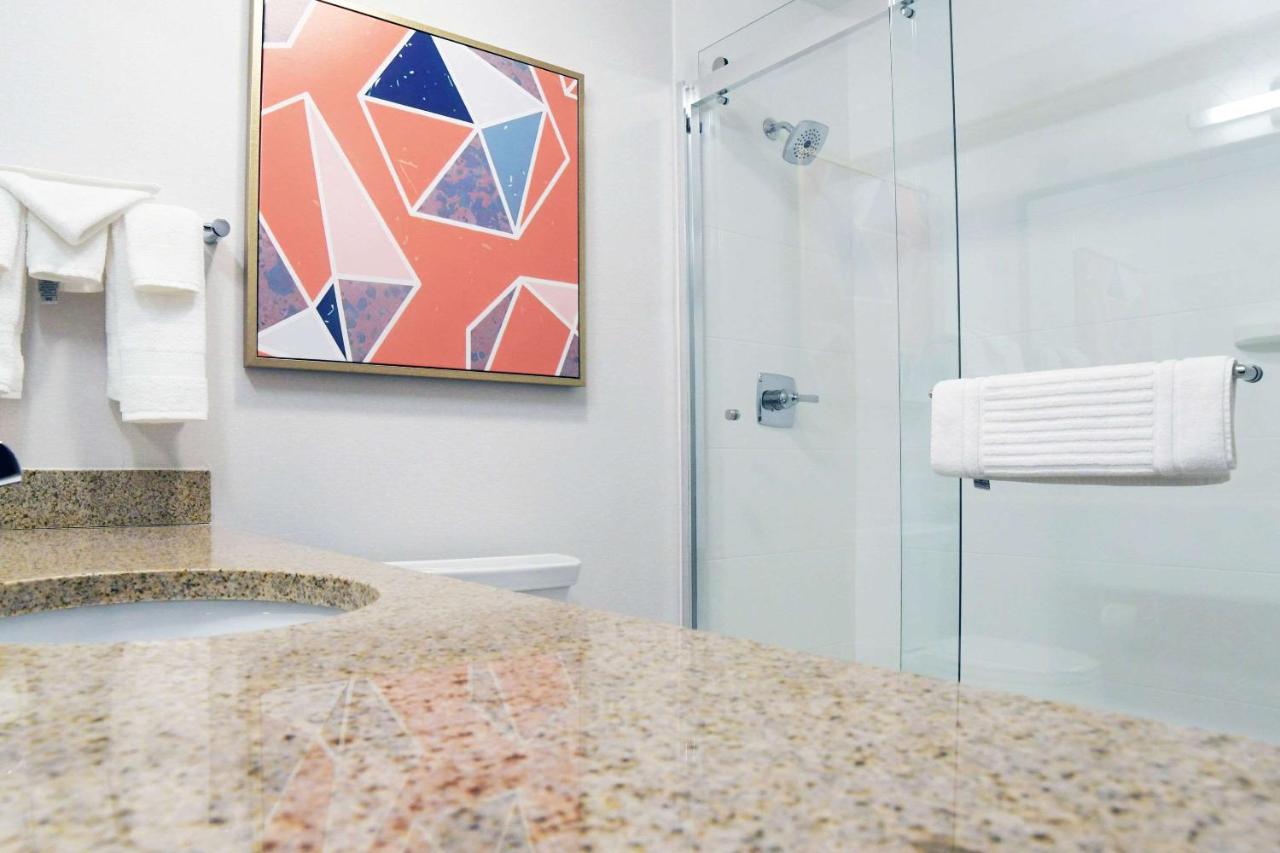 | Germantown Inn and Suites