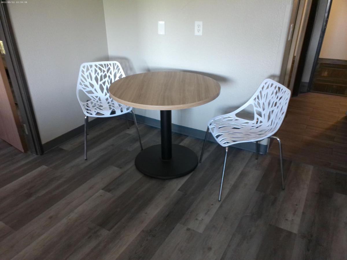 Suite One Bedroom with Three Queen Beds - Non-Smoking at Days Inn & Suites by Wyndham Tucson/Marana