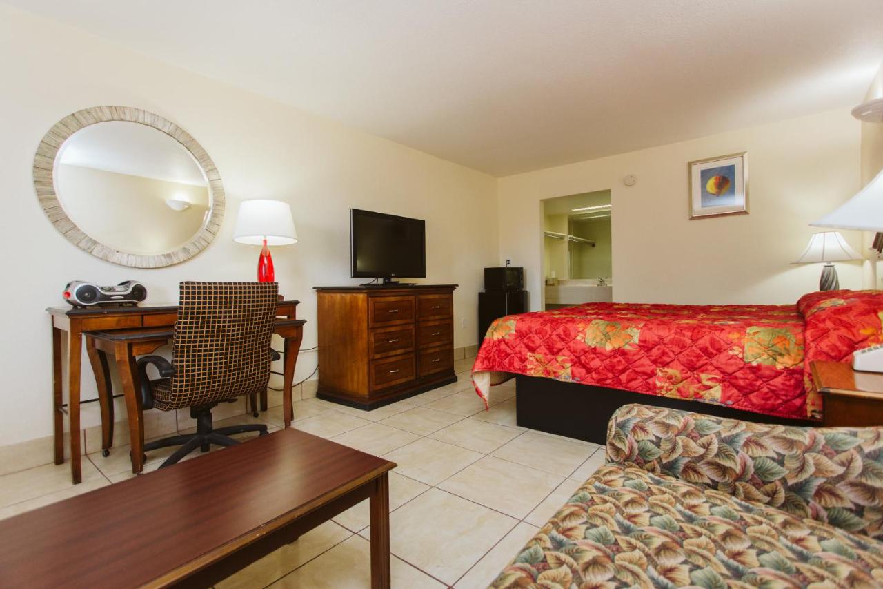 | Palace Inn North