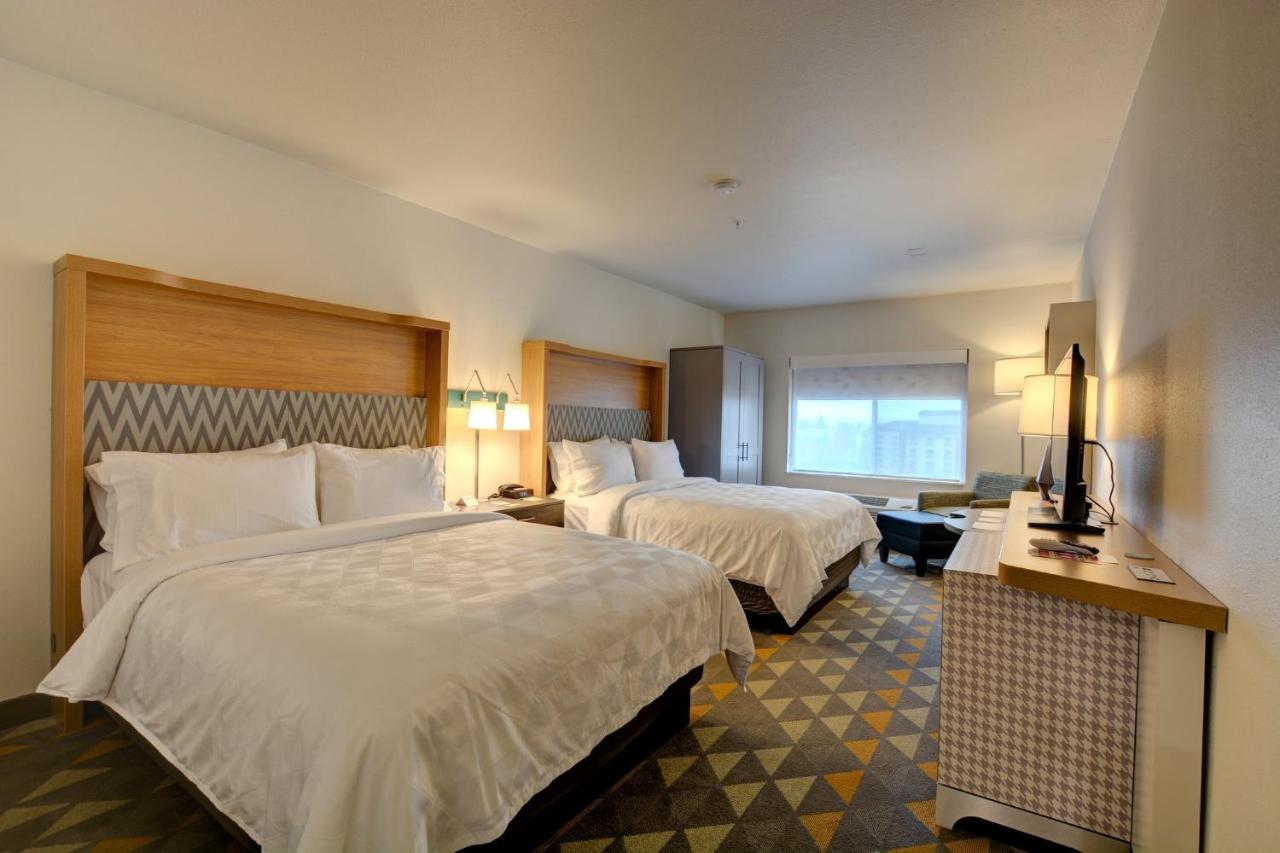 Queen Room with Two Queen Beds - Non-Smoking at Holiday Inn Salem, an IHG Hotel