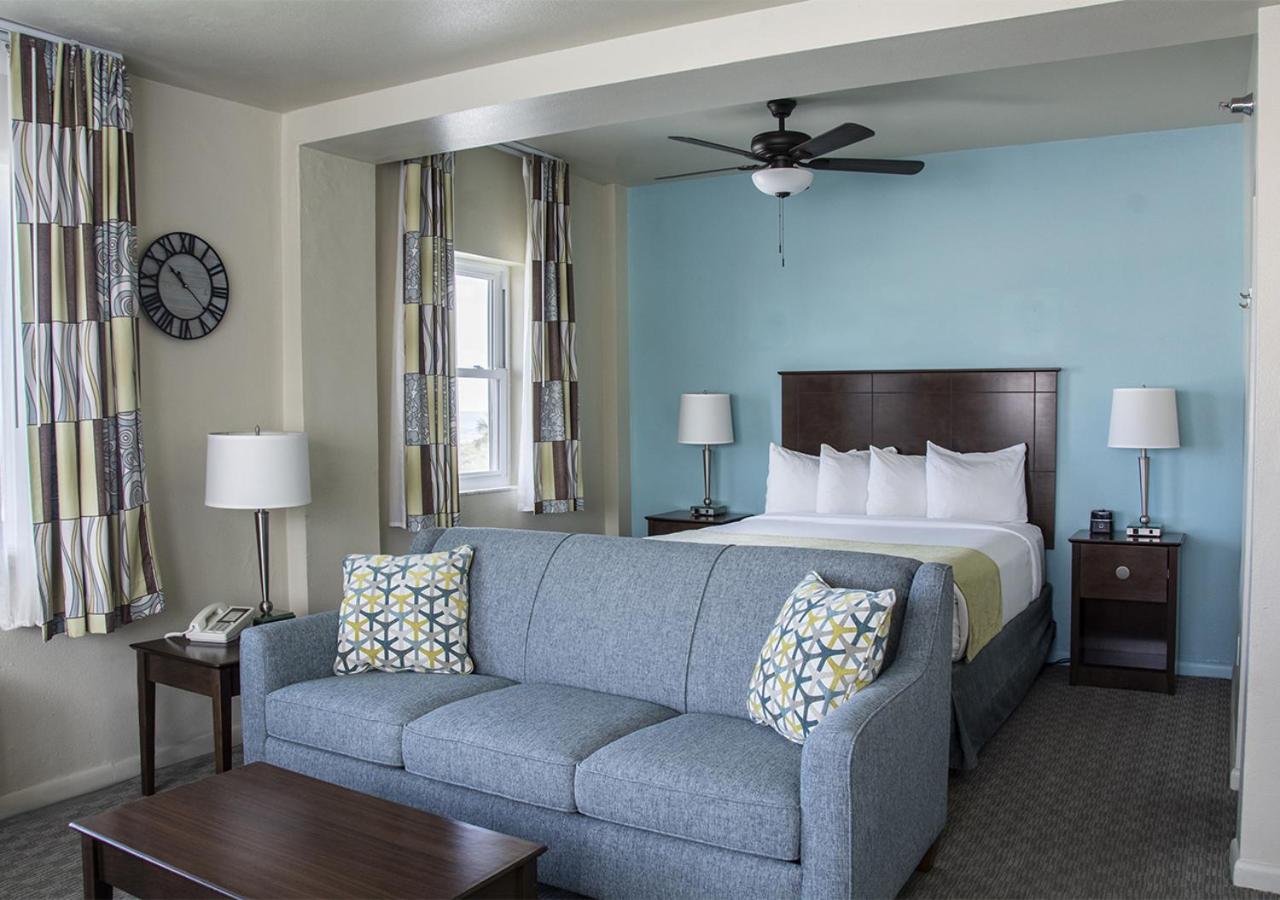  | Palm Pavilion Inn