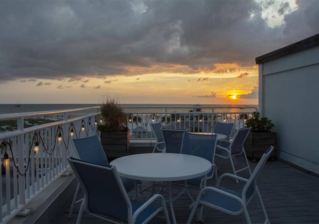  | Palm Pavilion Inn