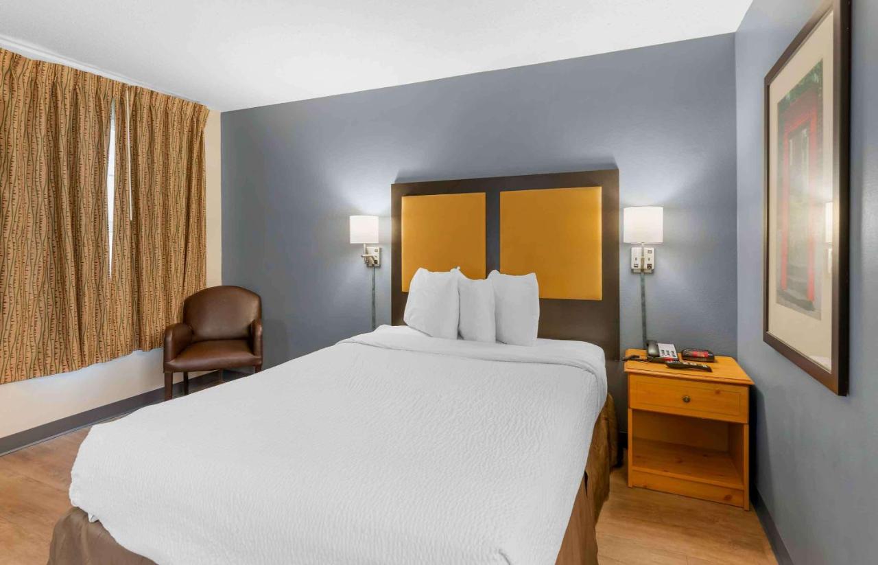 | Extended Stay America Suites - Richmond - West End - I-64