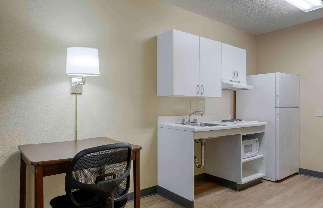 | Extended Stay America Suites - Richmond - West End - I-64