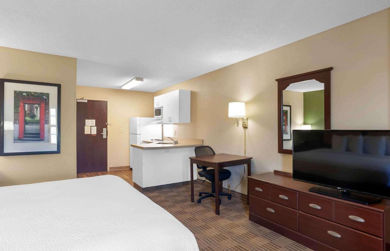 | Extended Stay America Suites - Richmond - West End - I-64