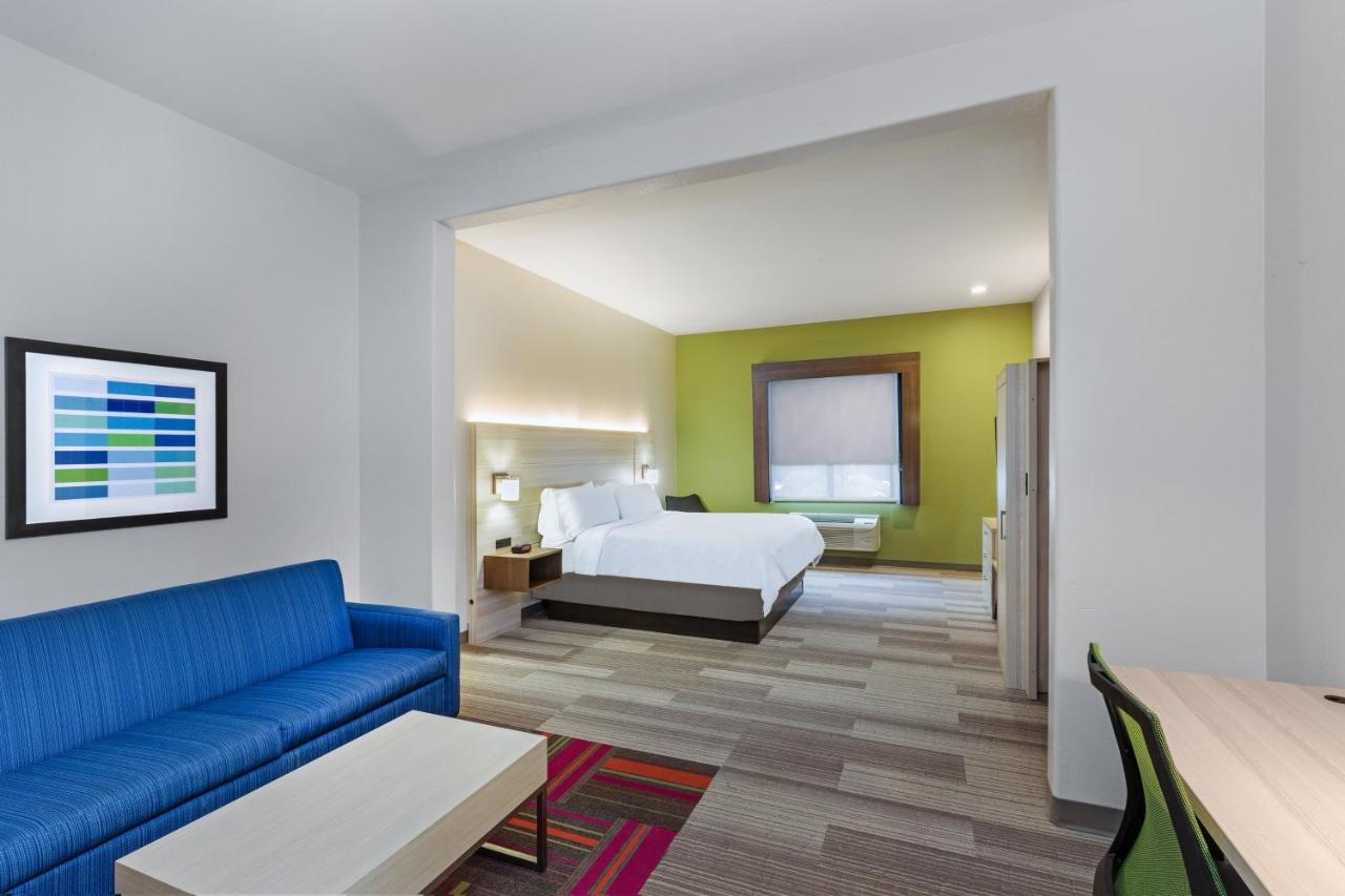 King Suite with Sofa Bed at Holiday Inn Express Hotel & Suites VIDOR SOUTH by IHG