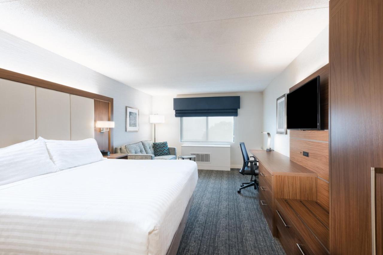 King Room - Non-Smoking at Holiday Inn Express Boston - Waltham by IHG
