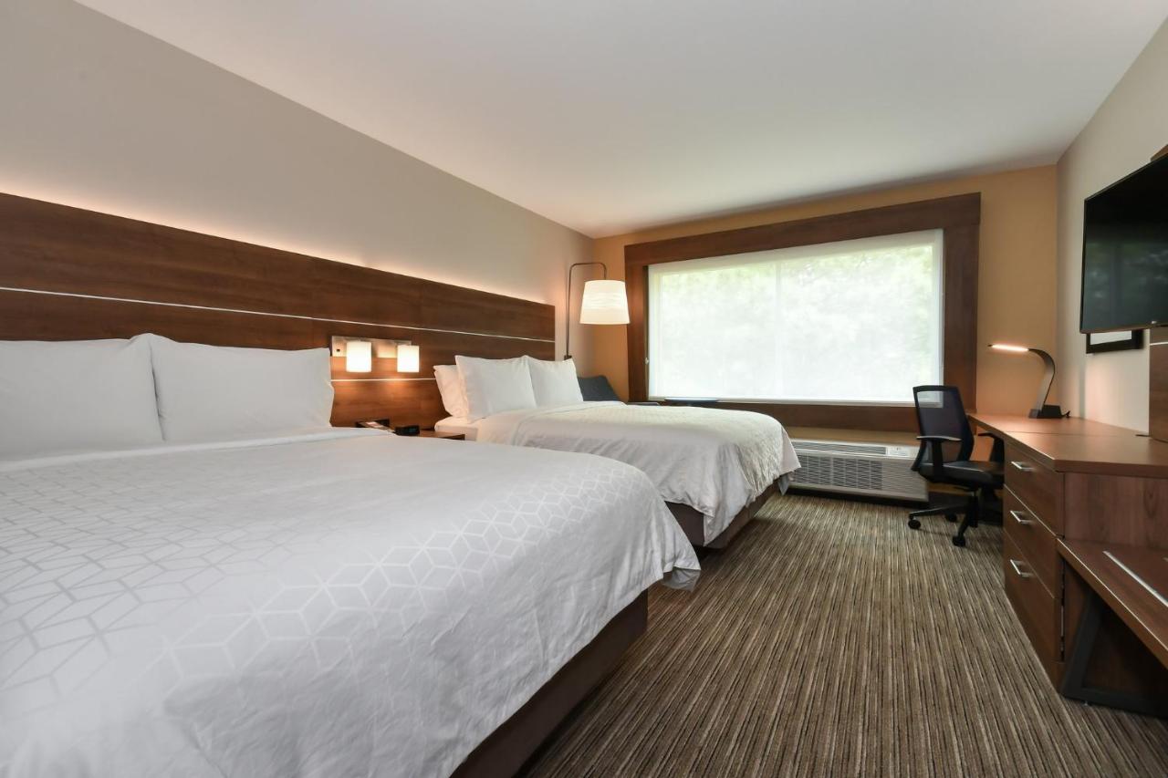  | Holiday Inn Express & Suites Charlotte - Ballantyne