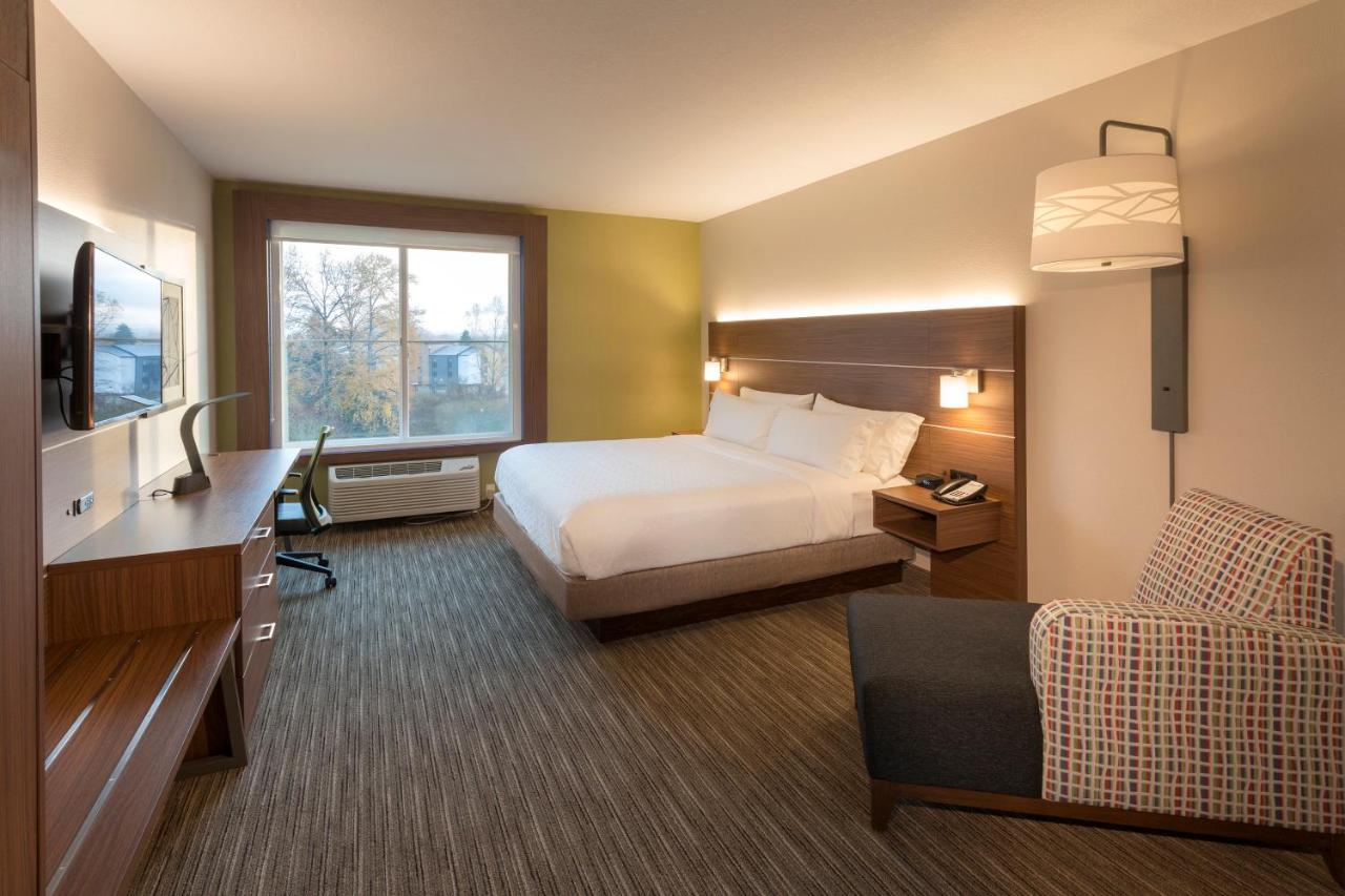 | Holiday Inn Express & Suites Seattle South - Tukwila