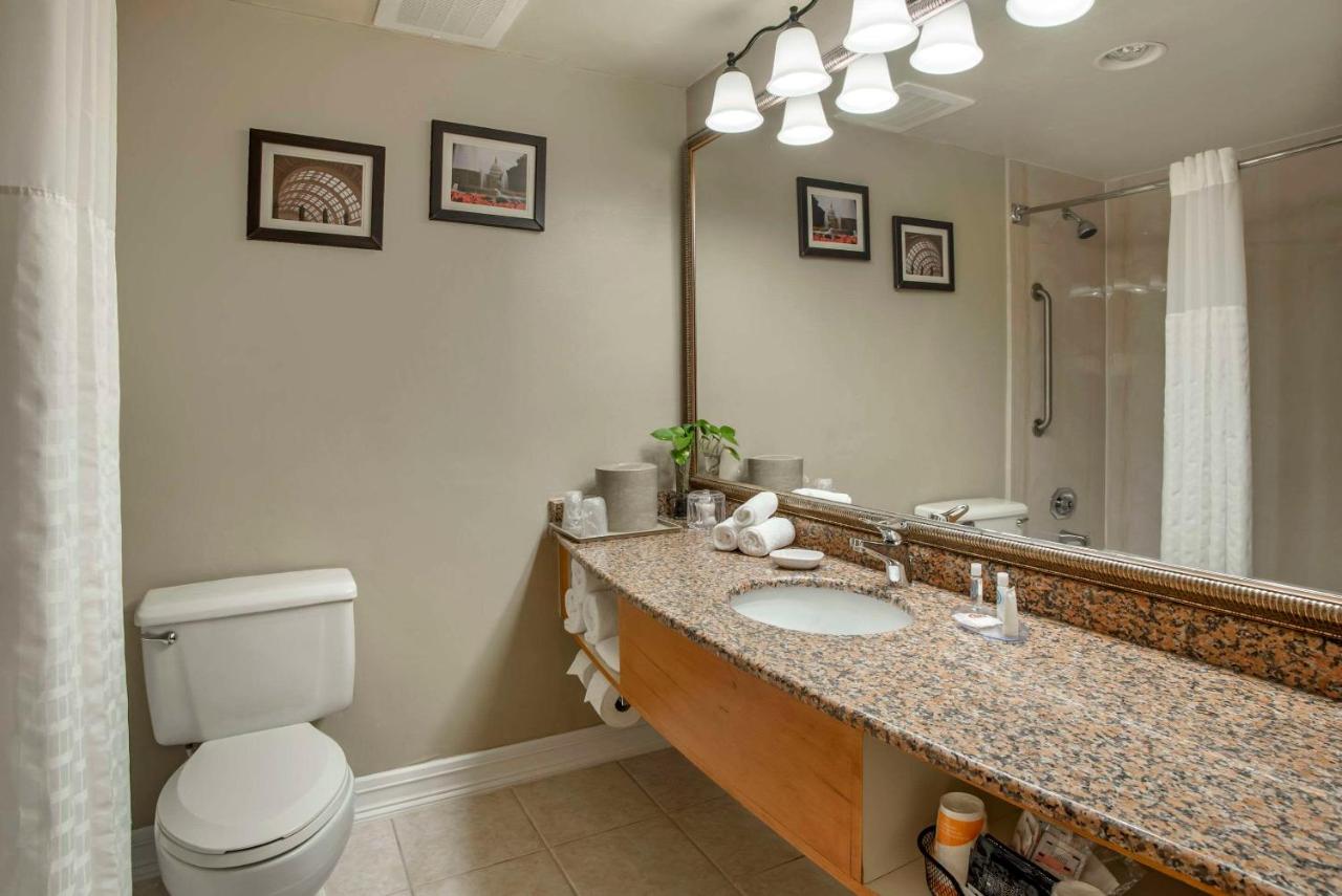 King Room - Non-Smoking at Comfort Inn Shady Grove - Gaithersburg - Rockville