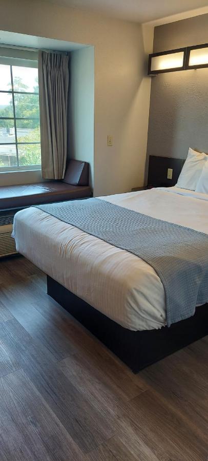 | Microtel Inn & Suites by Wyndham Hoover/Birmingham