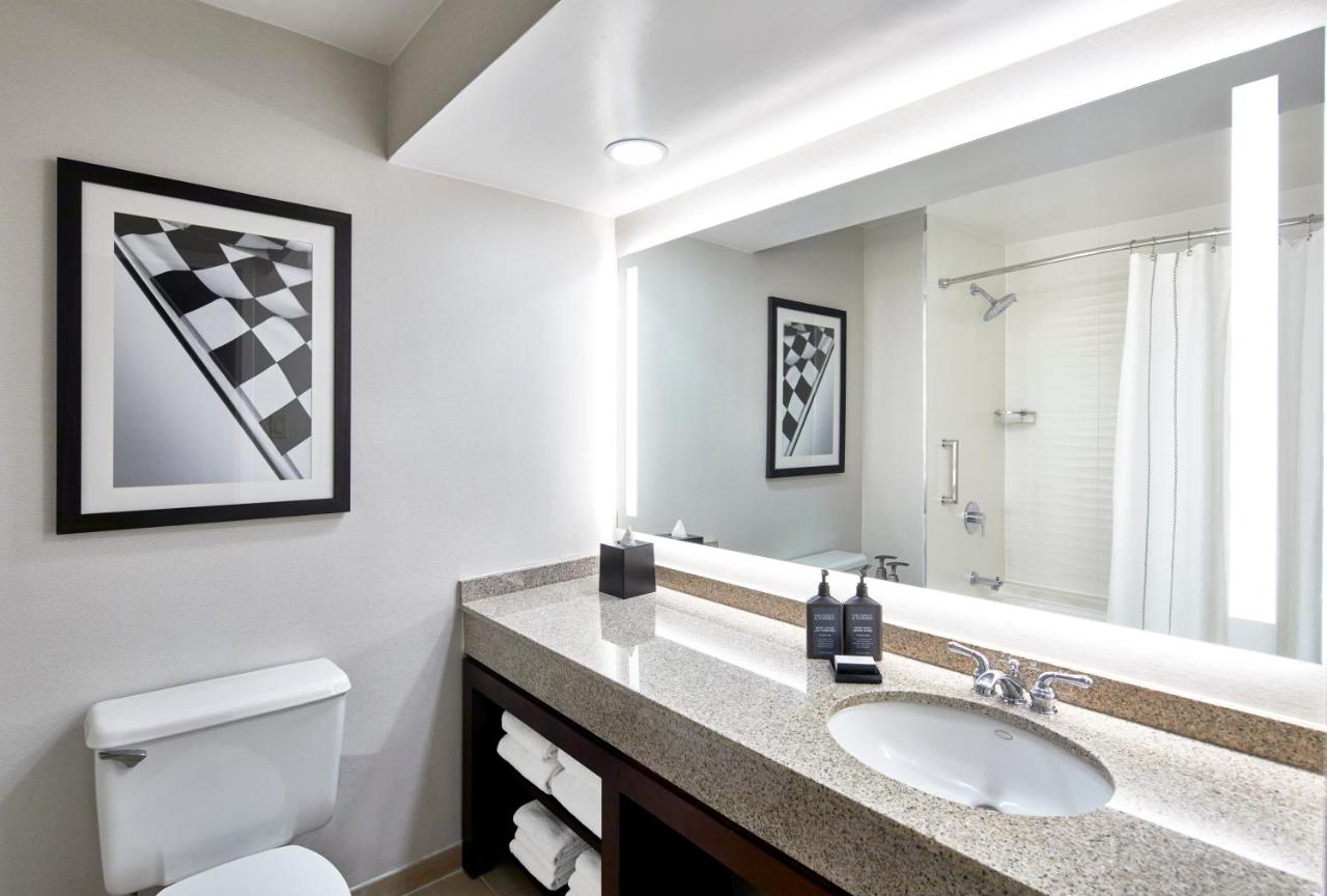 Guest room, 2 Double at Sheraton Indianapolis Hotel at Keystone Crossing