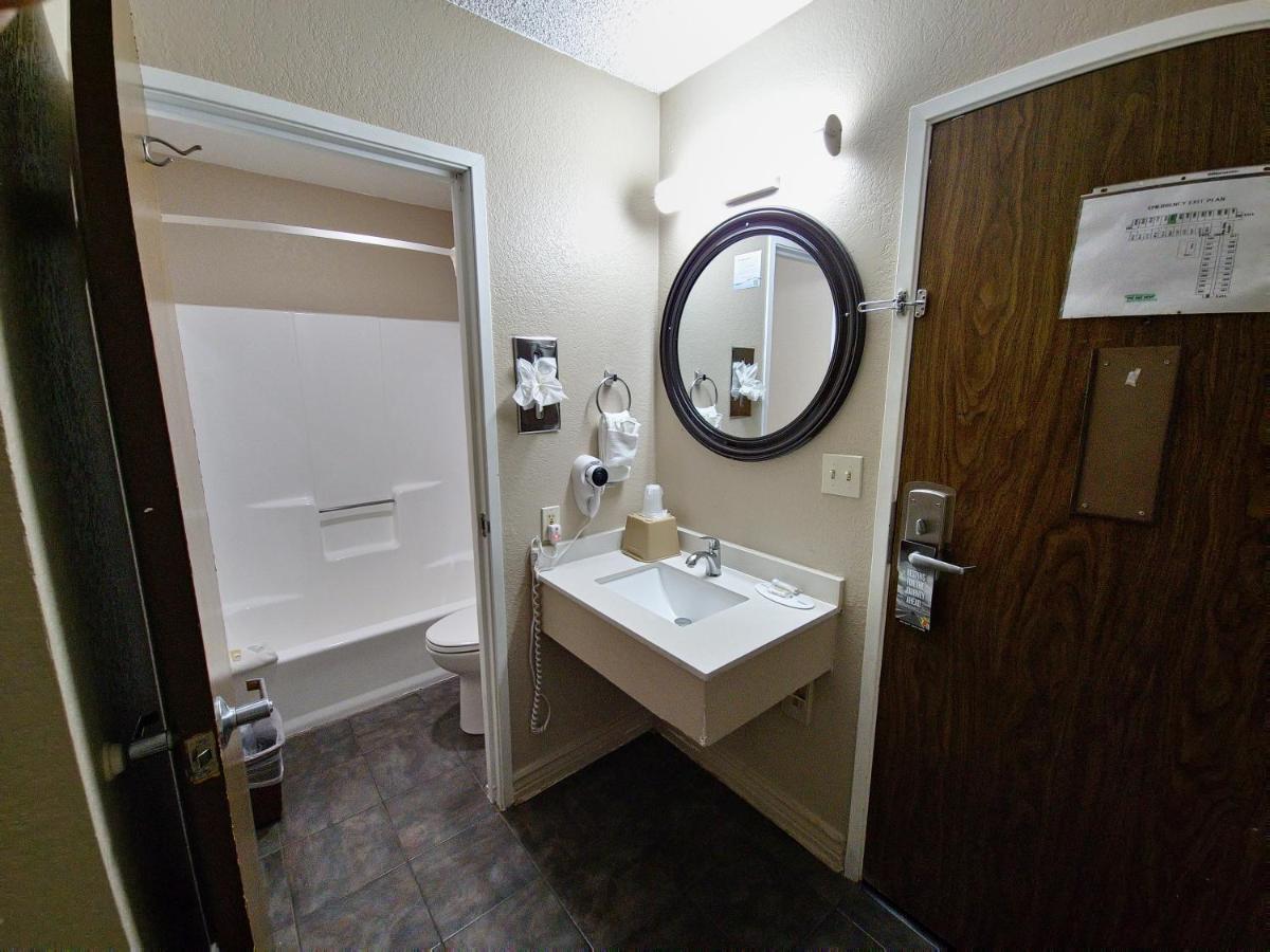 2 Queen Beds, Deluxe, Non-Smoking at Super 8 by Wyndham Goodyear/Phoenix Area