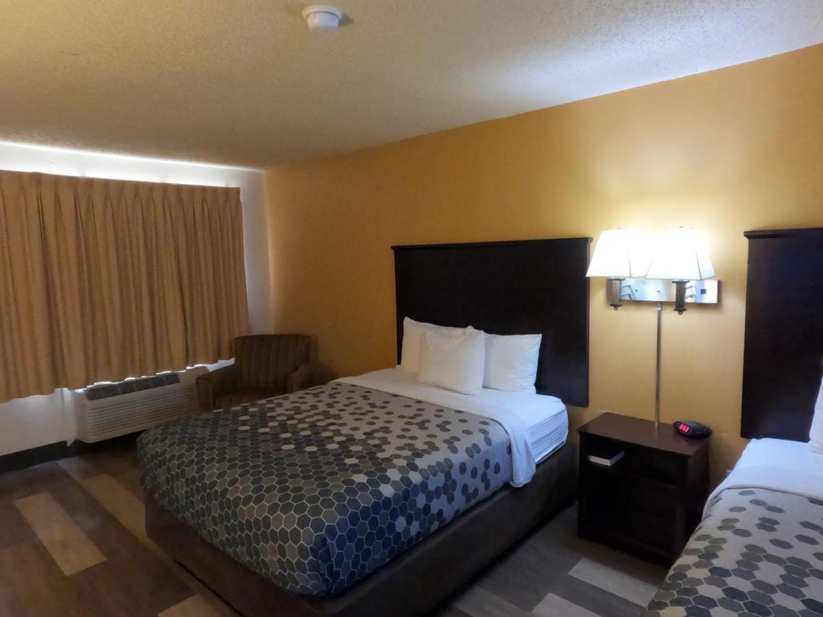 Queen Room with Two Queen Beds - Non-Smoking at Econo Lodge Inn & Suites San Antonio near Frost Bank Center