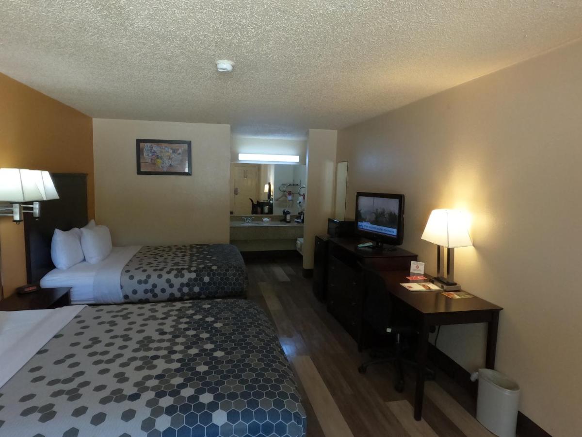Queen Room with Two Queen Beds - Non-Smoking at Econo Lodge Inn & Suites San Antonio near Frost Bank Center