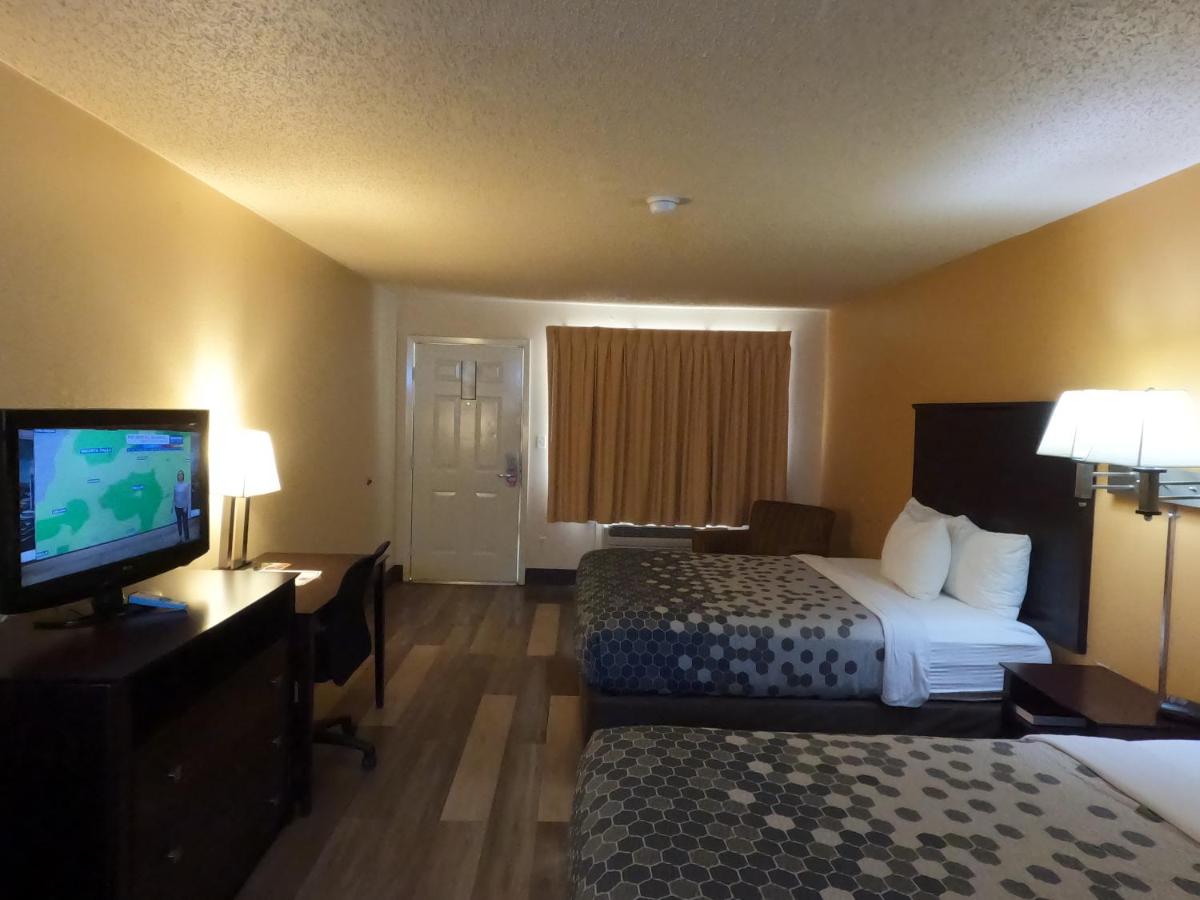 Queen Room with Two Queen Beds - Non-Smoking at Econo Lodge Inn & Suites San Antonio near Frost Bank Center