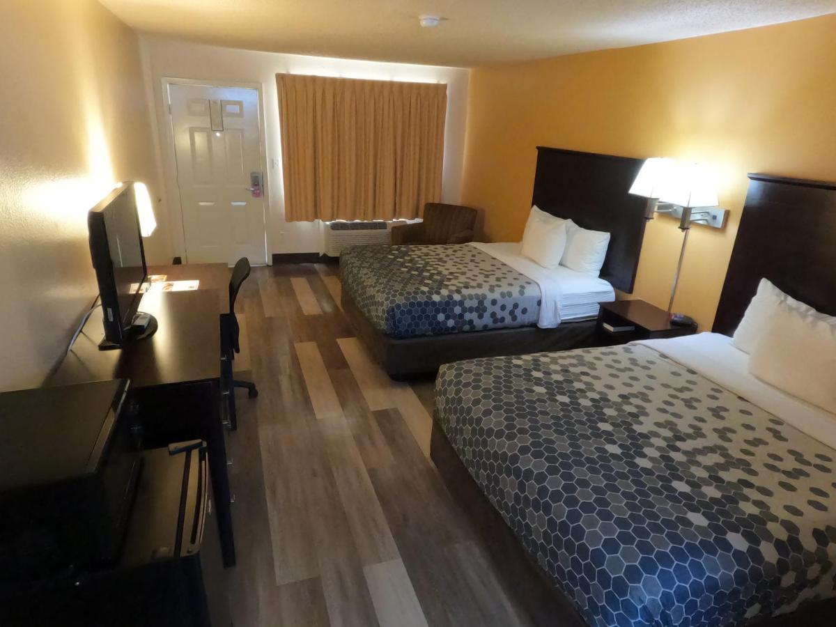 Queen Room with Two Queen Beds - Non-Smoking at Econo Lodge Inn & Suites San Antonio near Frost Bank Center