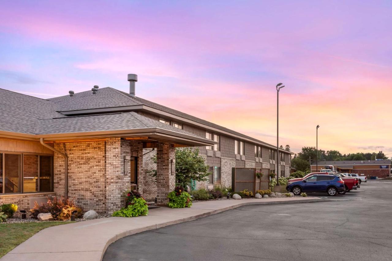 | Best Western Spooner Riverplace