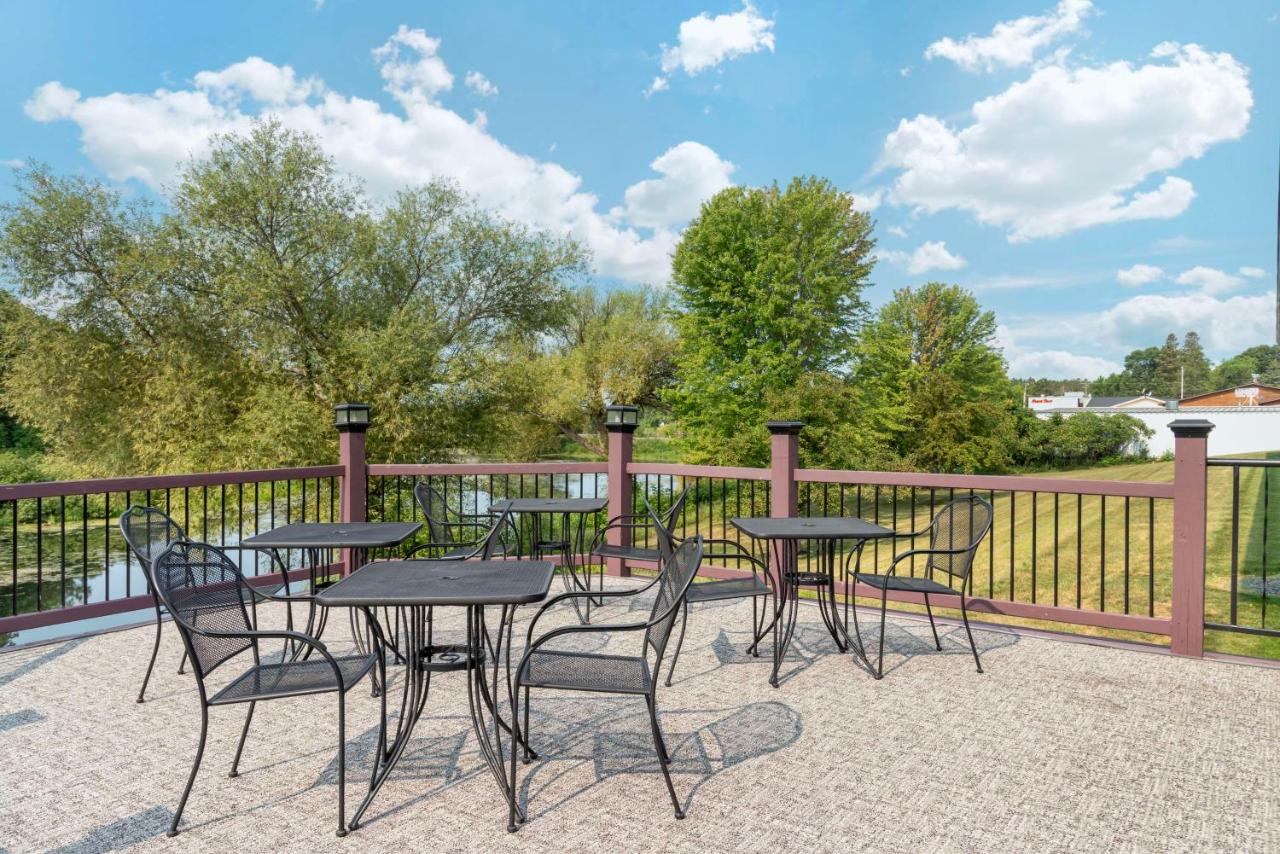 | Best Western Spooner Riverplace