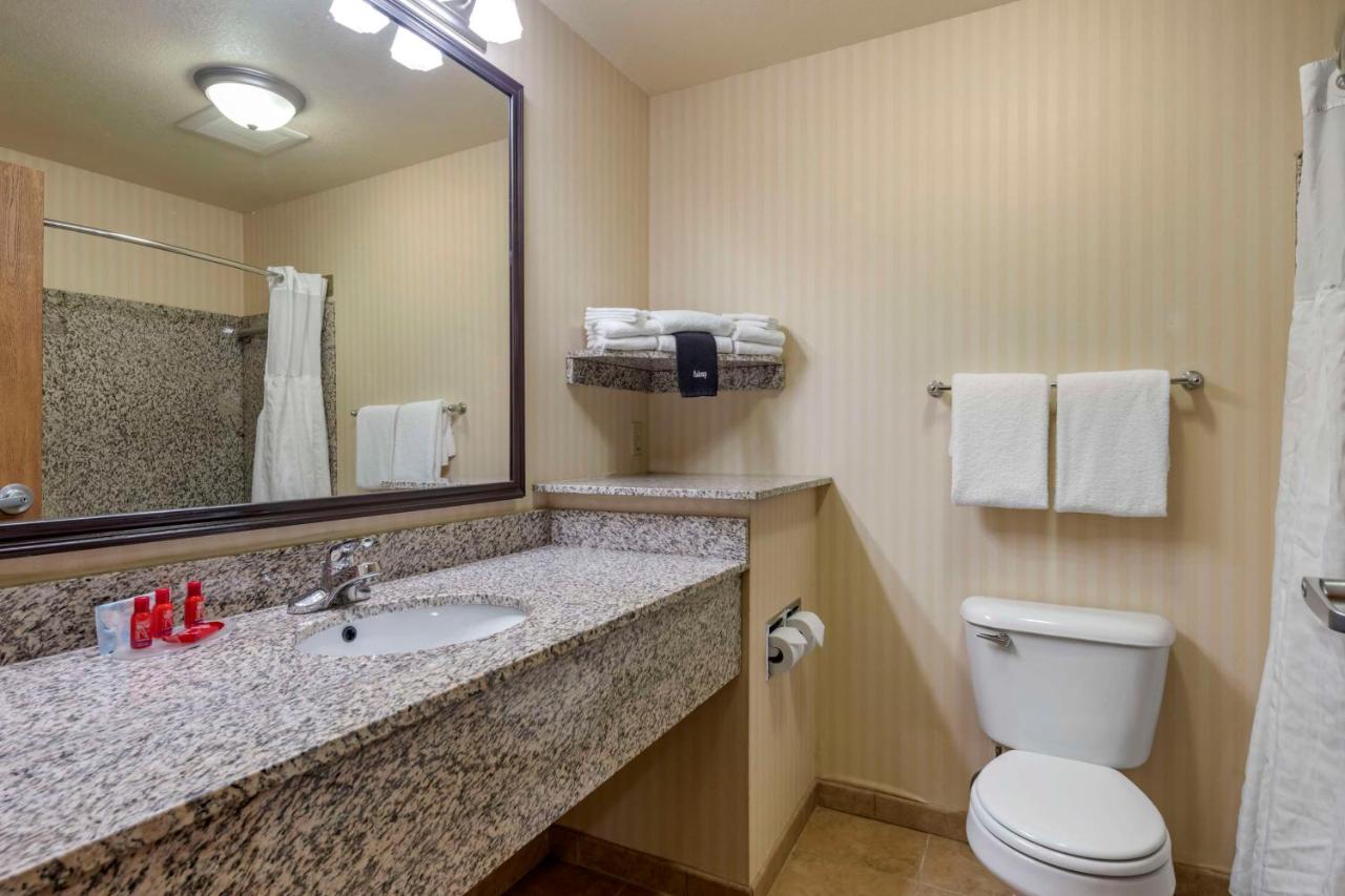 King Room with Bath Tub - Disability Access/Non-Smoking at SureStay Plus Hotel by Best Western Buffalo