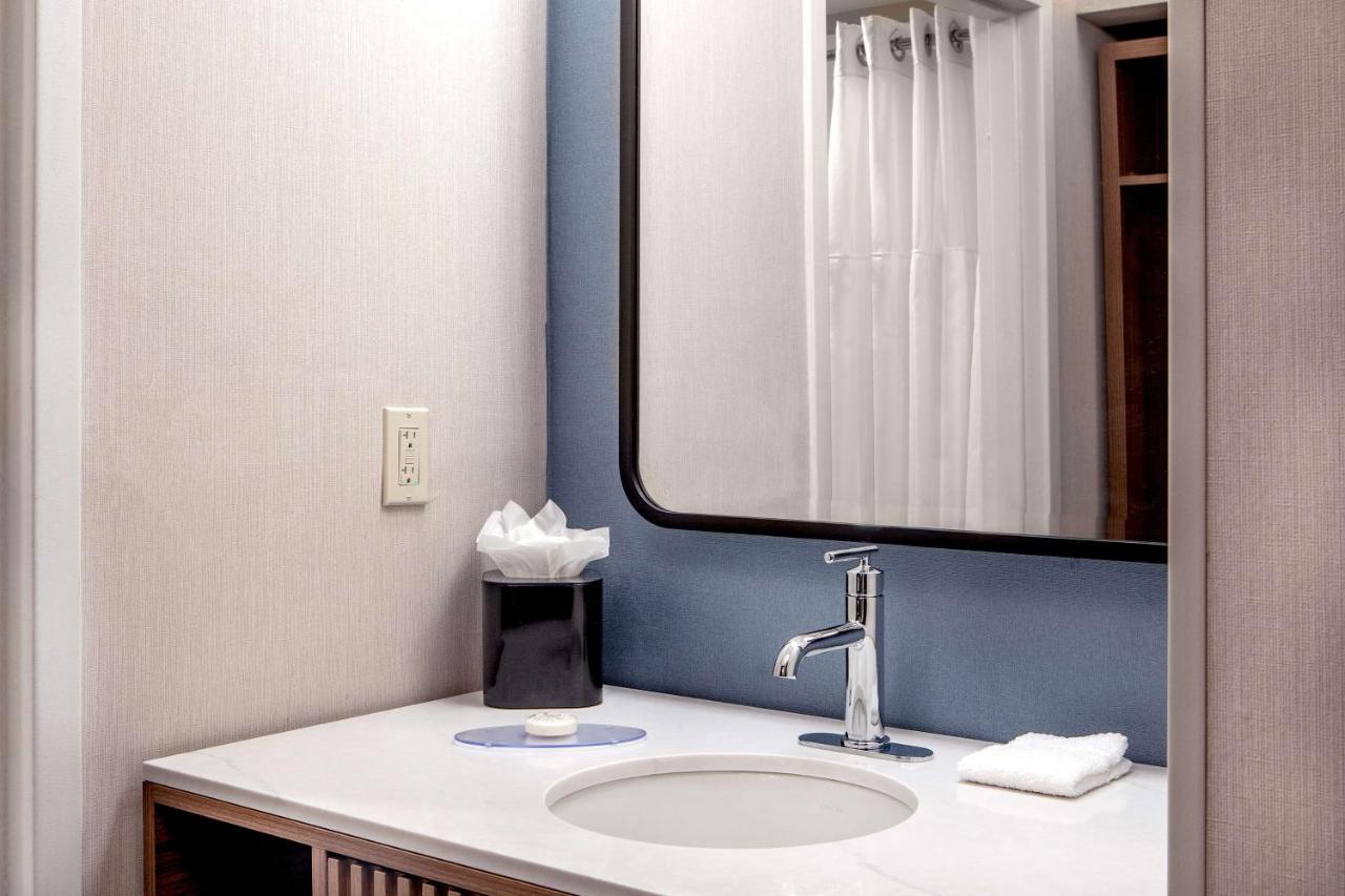 | Sonesta Select Boston Foxborough Mansfield