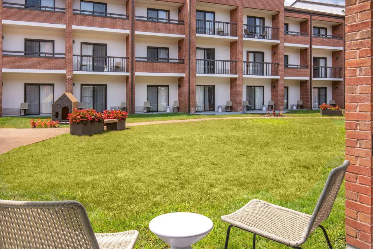 | Sonesta Select Boston Foxborough Mansfield