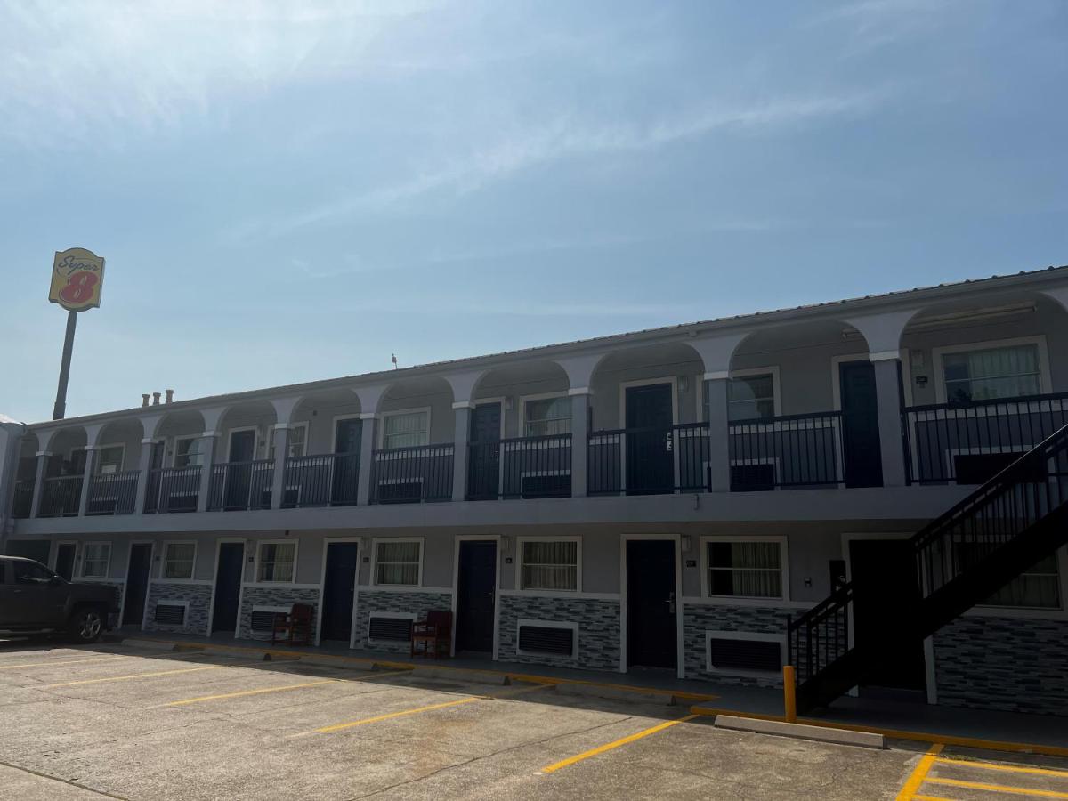 | Super 8 by Wyndham La Marque TX/Texas City Area