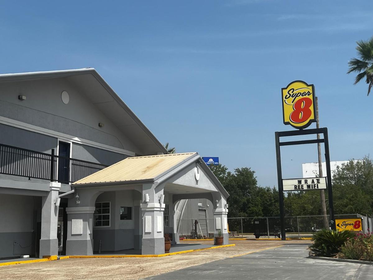 | Super 8 by Wyndham La Marque TX/Texas City Area