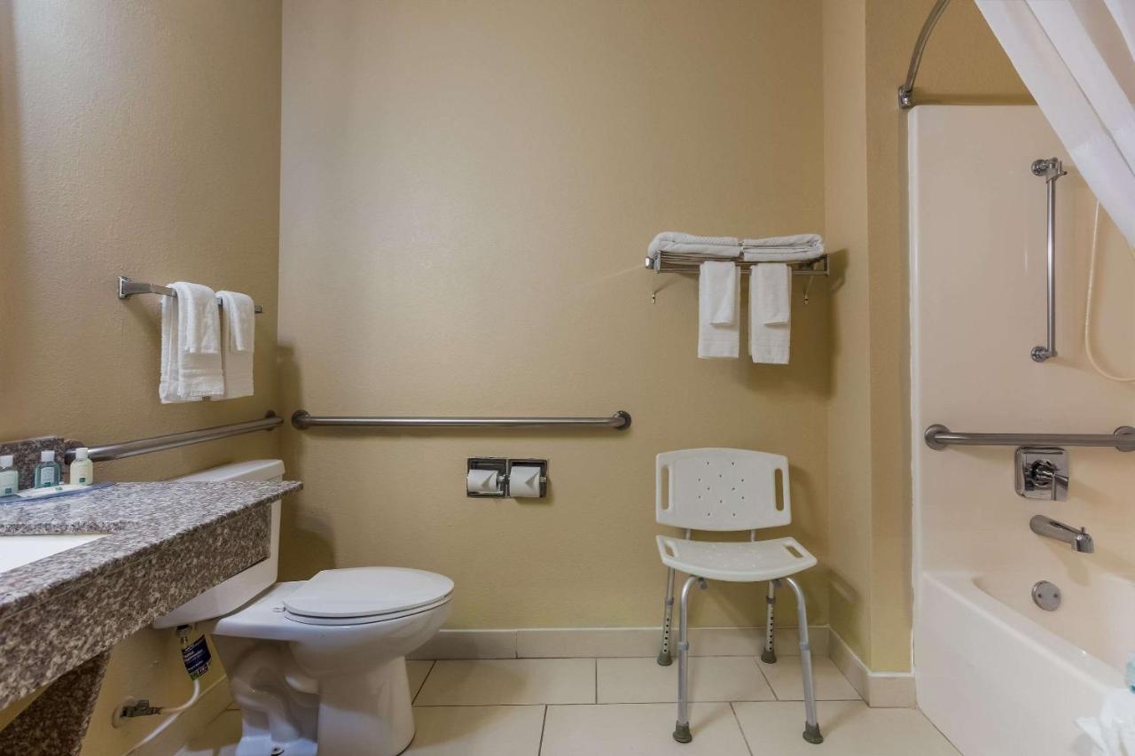King Room - Disability Access/Non-Smoking at Quality Inn Galesburg near US Highway 34 and I-74