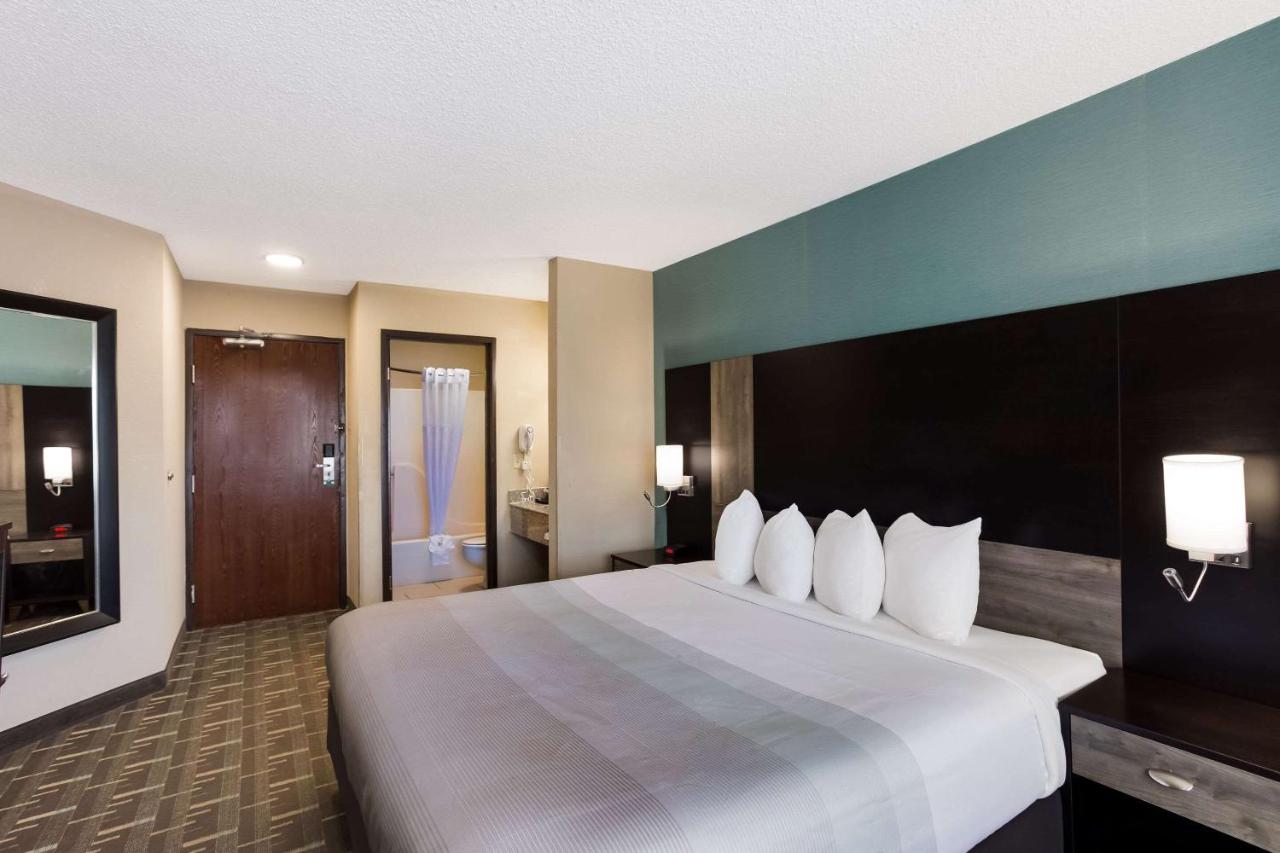 King Room - Non-Smoking at Quality Inn Galesburg near US Highway 34 and I-74