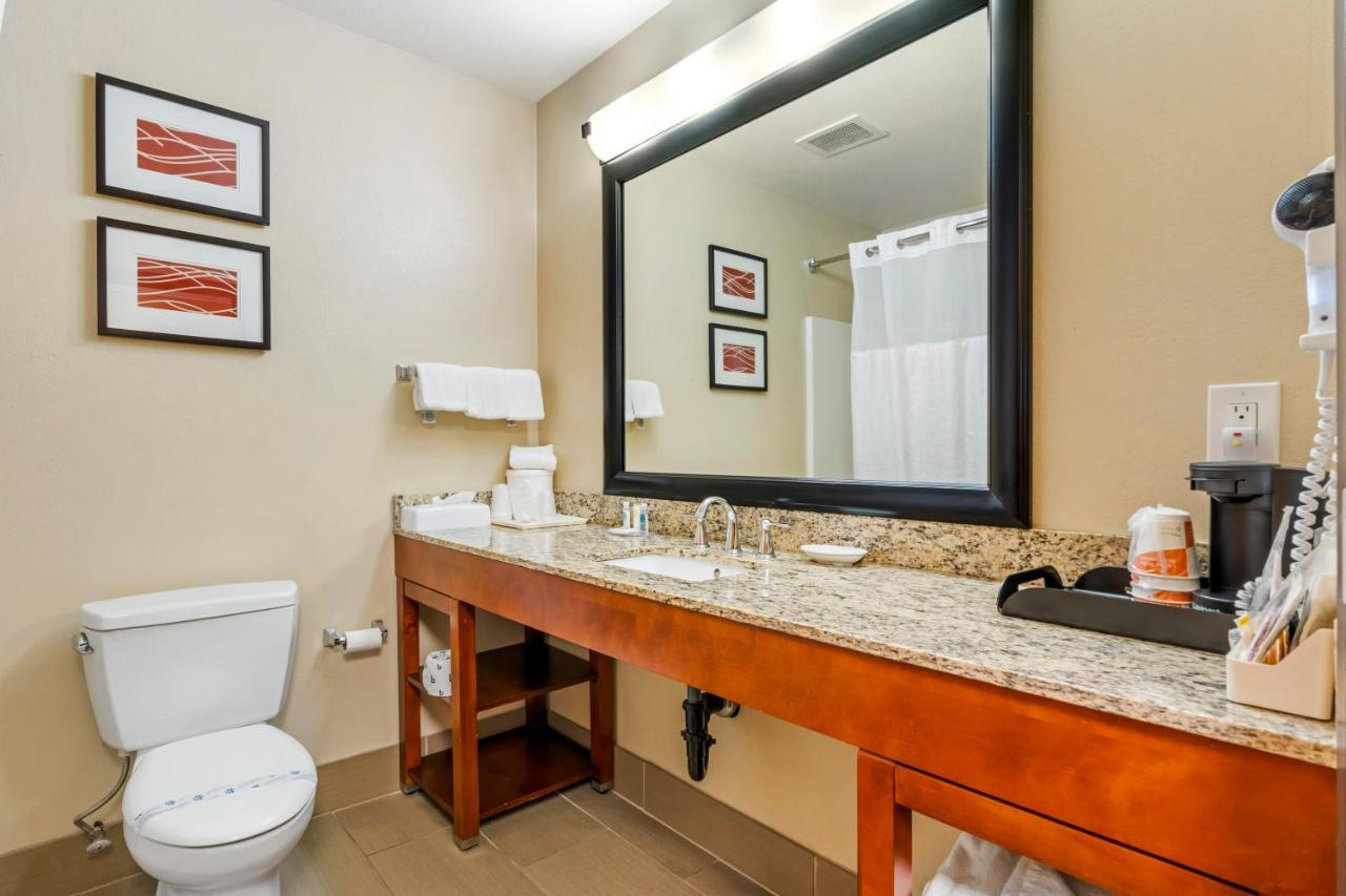 Queen Room with Two Queen Beds at Comfort Inn & Suites Redwood Country