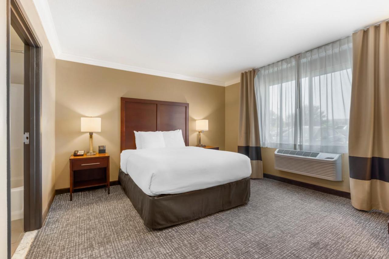 Suite with One King Bed and One Queen Bed - Accessible/Non-Smoking at Comfort Inn & Suites Redwood Country