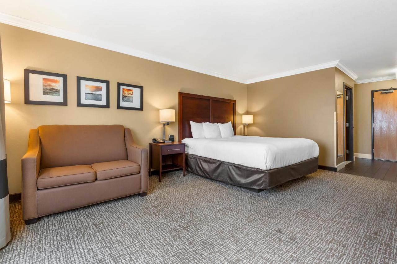 King Room at Comfort Inn & Suites Redwood Country