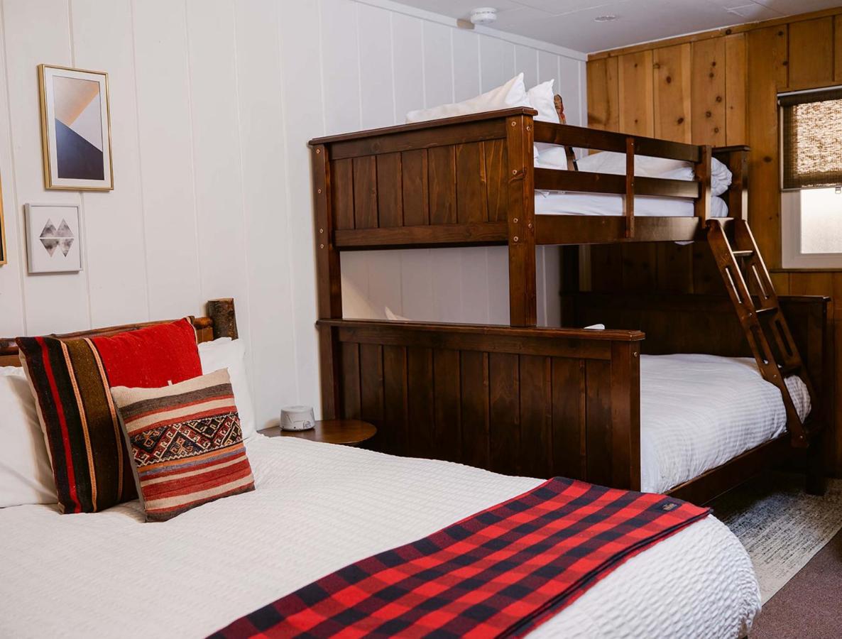 | Grand Pine Cabins