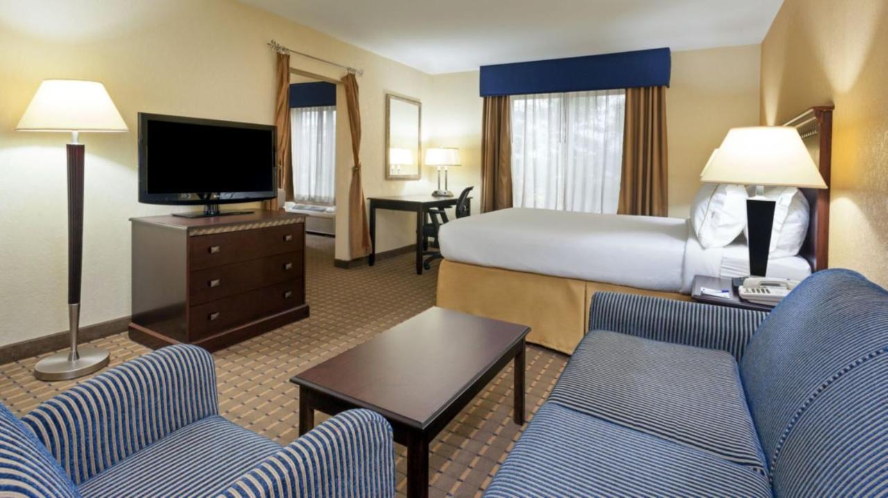  | Holiday Inn Express Hotel & Suites Smithfield - Selma I -95