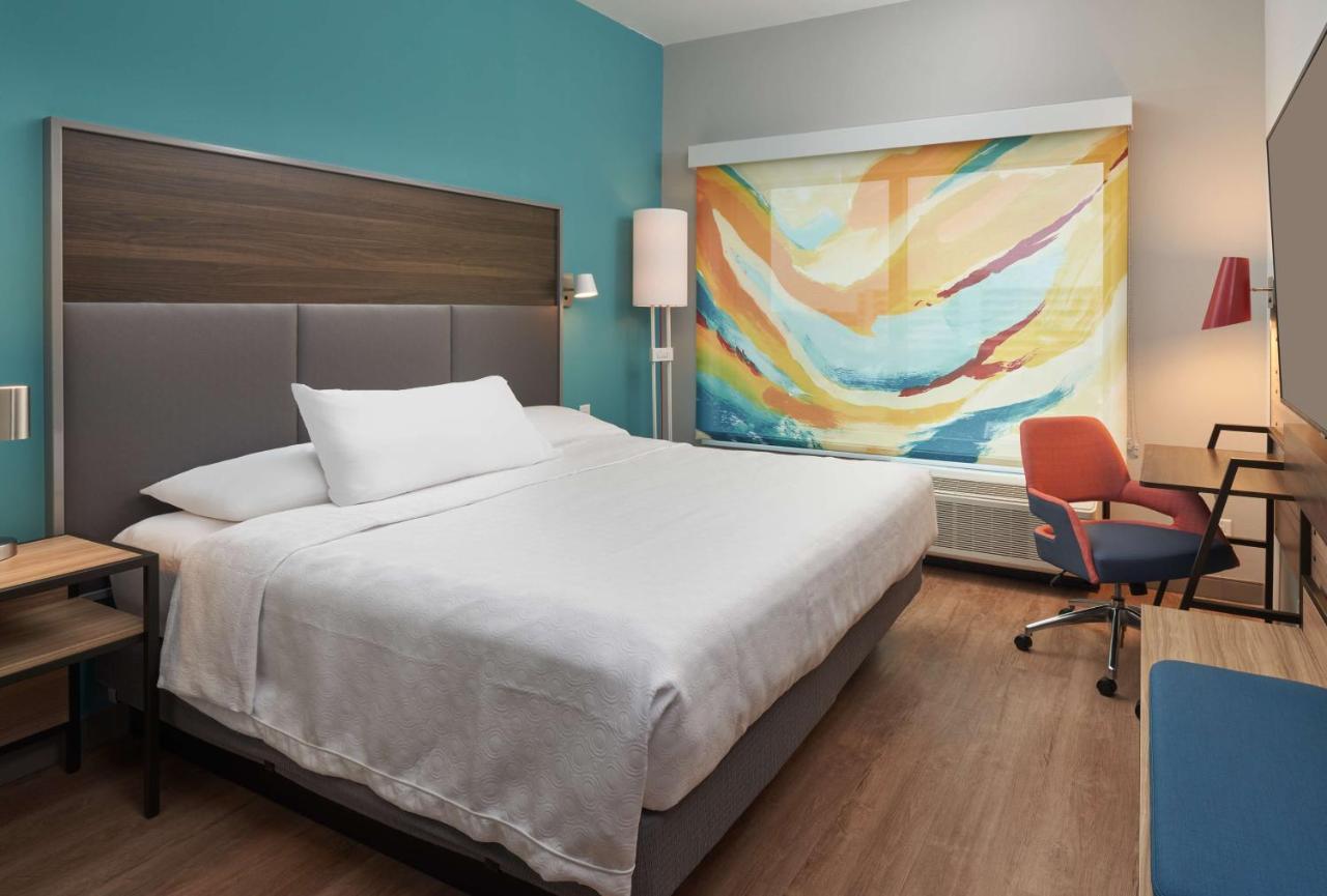 King Room at Tru By Hilton Pompano Beach Pier