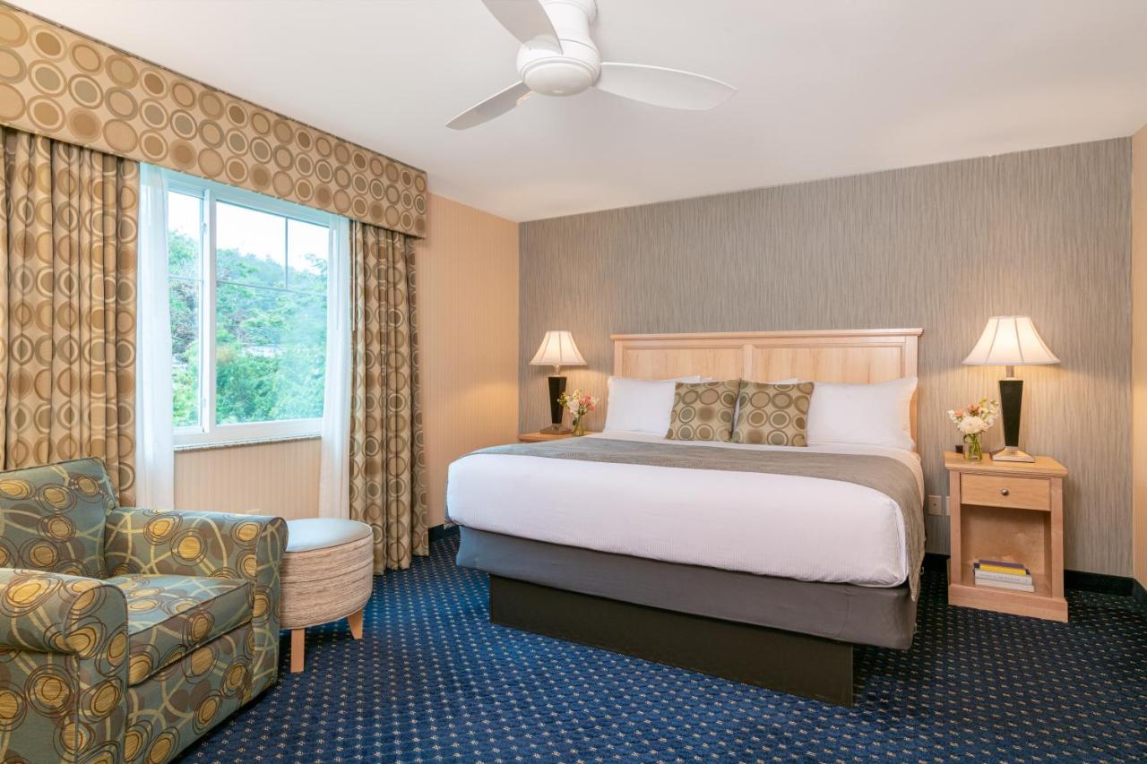 | Atlantic Oceanside Hotel & Conference Center