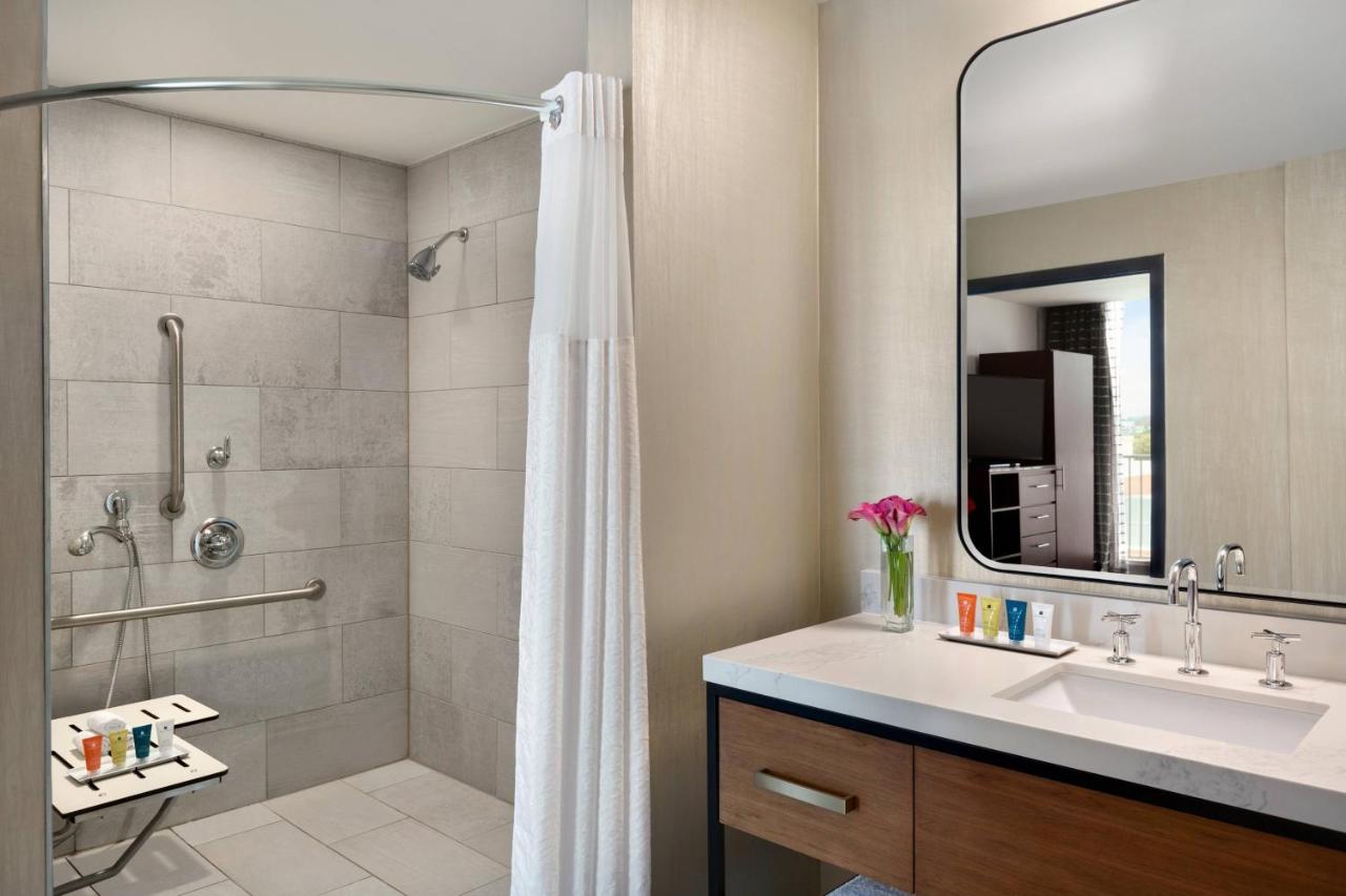 Twelve Midtown, Marriott Autograph Collection