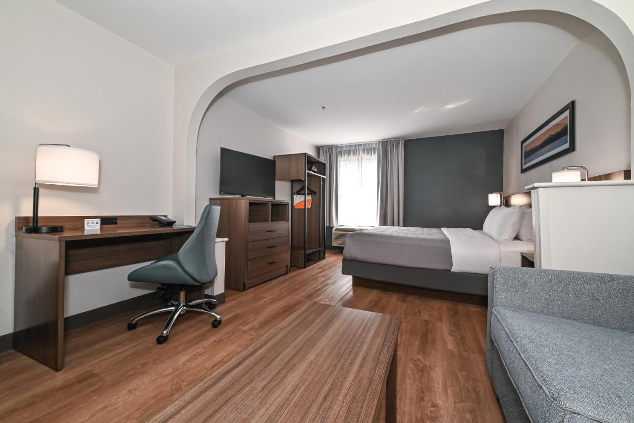 | Quality Inn & Suites Matthews