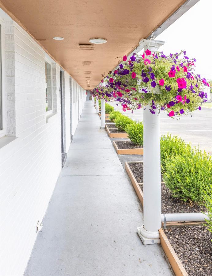 | Butler Inn