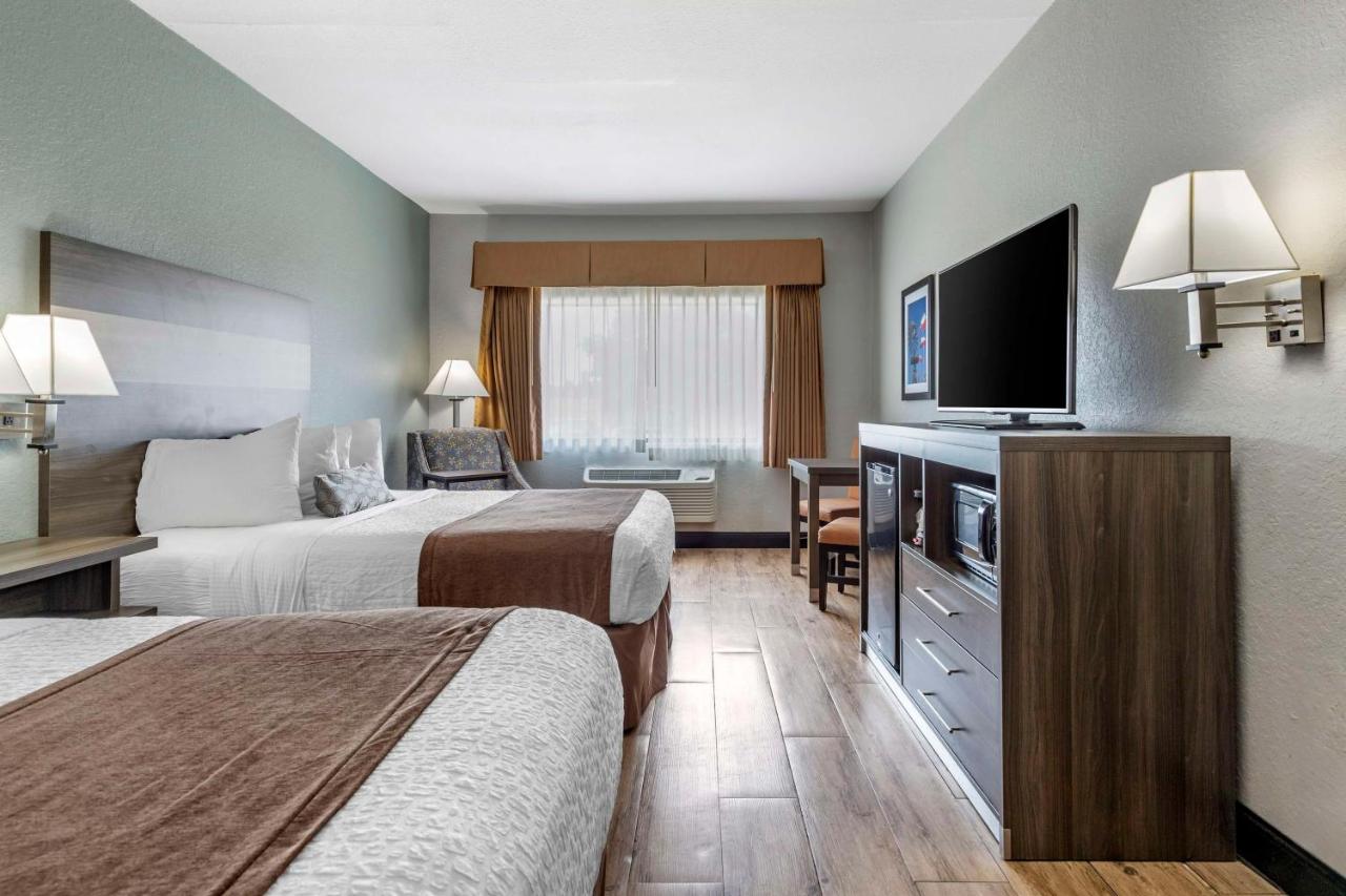Queen Room with Two Queen Beds - Non-Smoking at Best Western Plus Victoria Inn & Suites